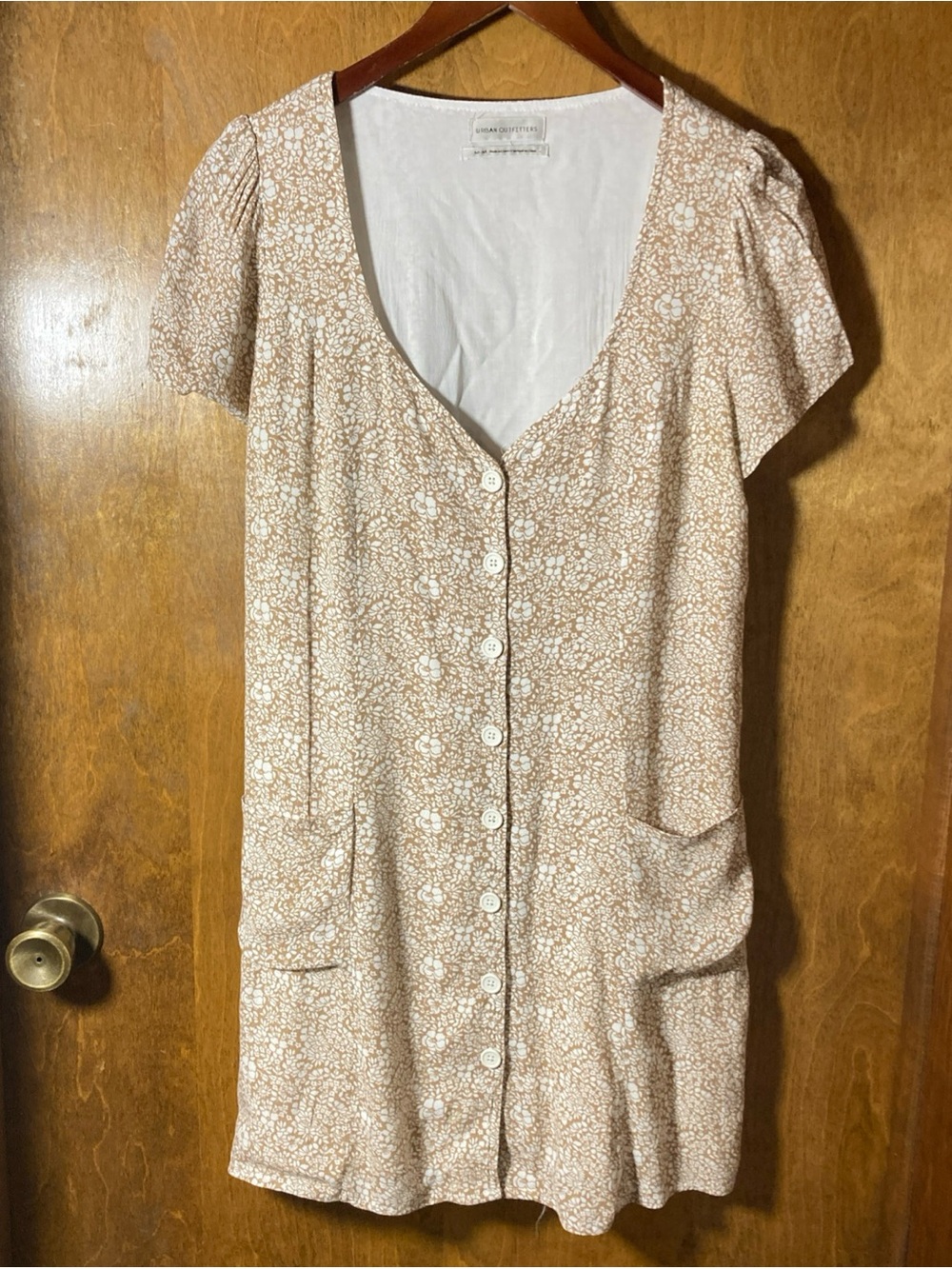 Urban Outfitters Floral Shift Mini Dress Med ButtonDown Pockets Beige Summer 90s